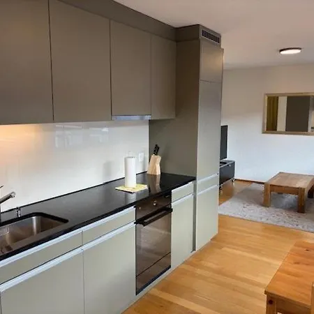 Cozy 1br In Popular Kreis 3 - West 11 * Zurich